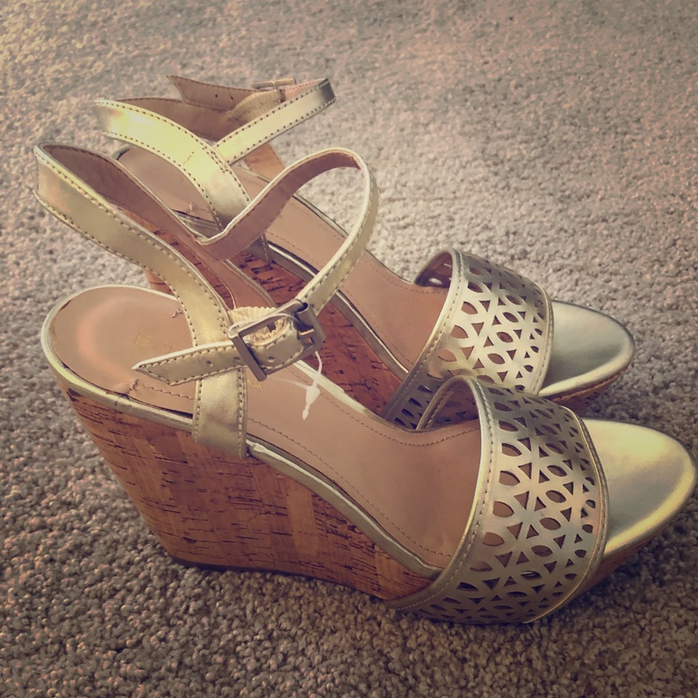 Gold wedges